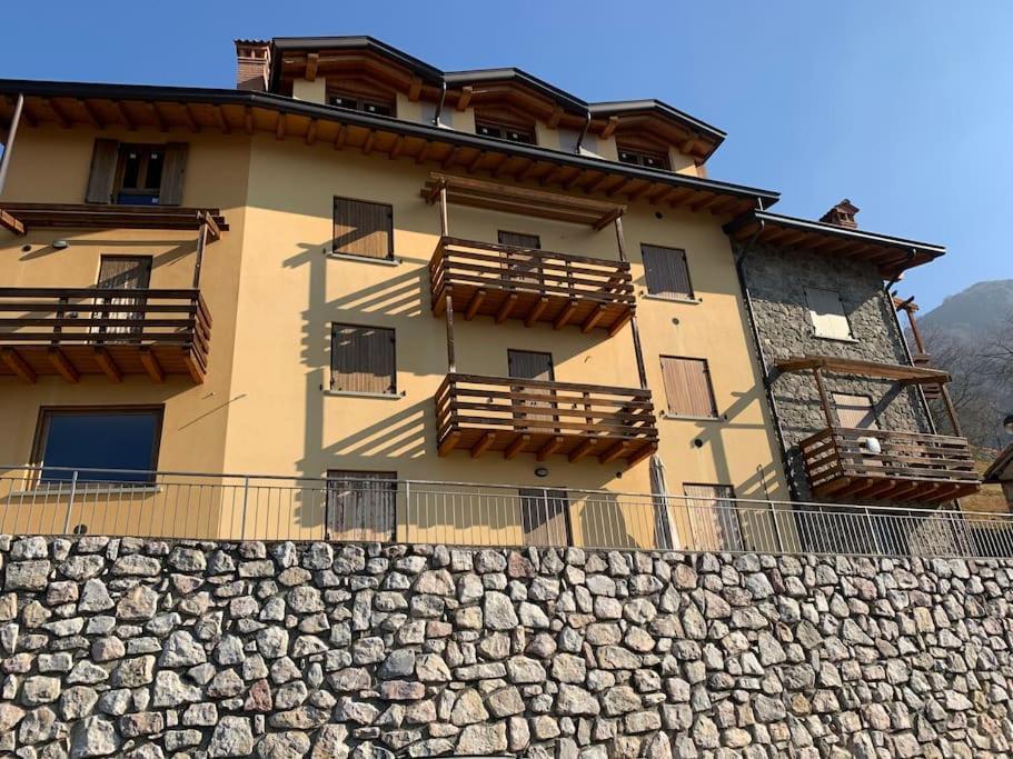 Апартаменты Mangia, Leggi, Dormi Costa di Serina Экстерьер фото